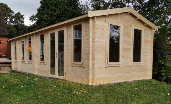 Buxton 9.5 x 3.5 Log Cabin