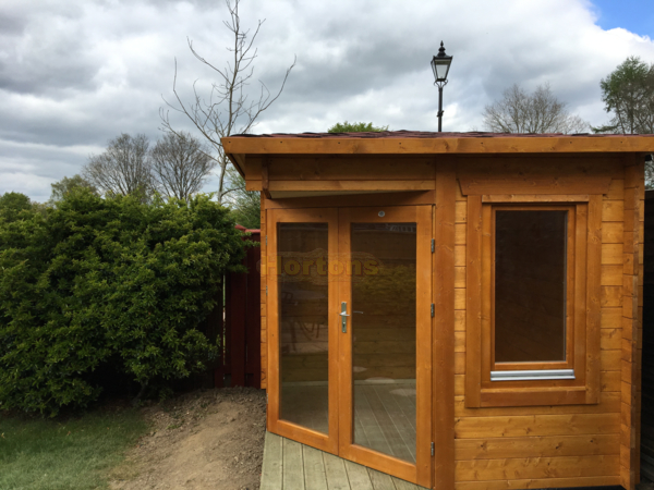 2.5m x 2.5m single skin corner log cabin - Click Image to Close