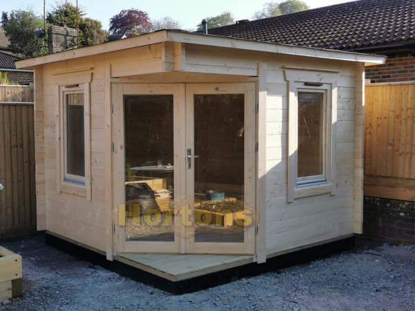 3.5m x 2.5m corner log cabin