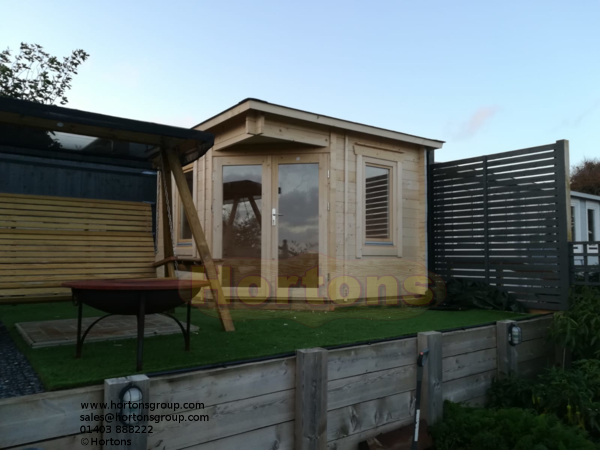 3.5m x 2.5m corner log cabin - Click Image to Close